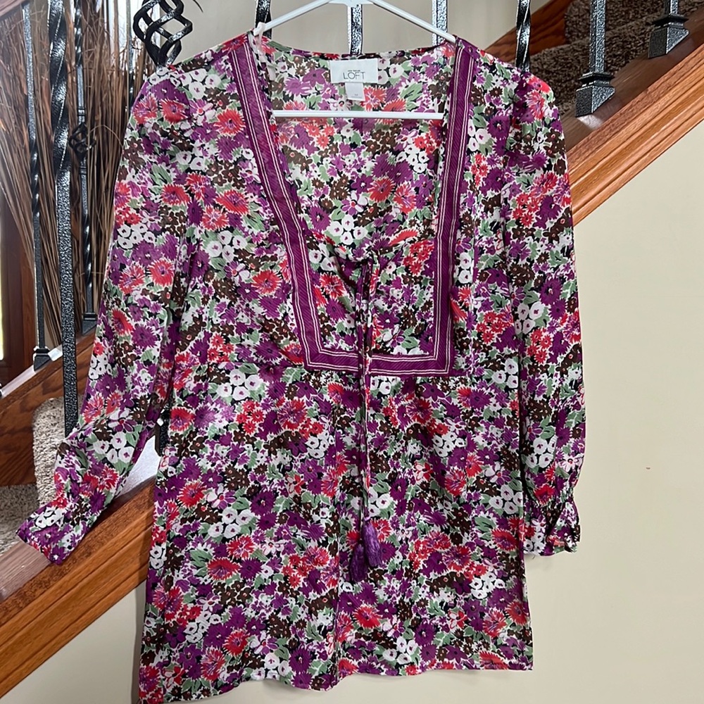 Printed floral size medium Ann Taylor loft blouse